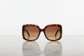 Luxury oversized tortoise shell sunglasses